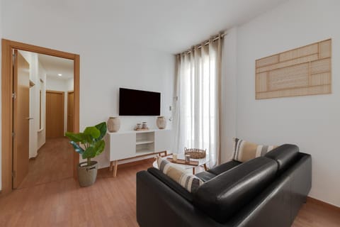 Communal lounge/ TV room, TV and multimedia, Living room, Seating area, Evening entertainment