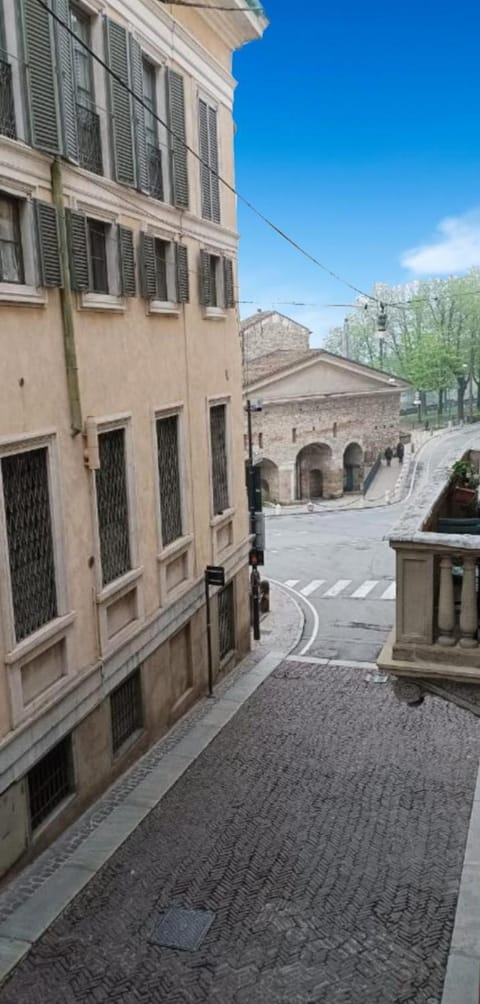 ST. JAMES HOME CITTÀ ALTA House in Bergamo