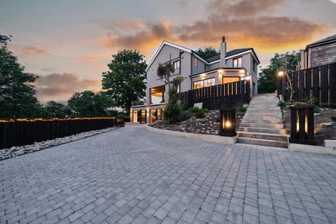 Property building, Sunset, Parking