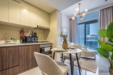 Kitchen or kitchenette, Living room, Seating area, Dining area, minibar, pet friendly, stove