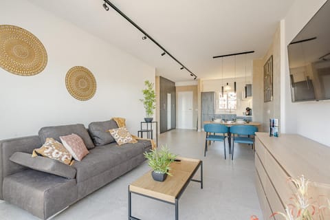 Kitchen or kitchenette, Living room, Dining area