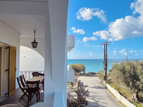 Day, Natural landscape, Balcony/Terrace, Dining area, Sea view