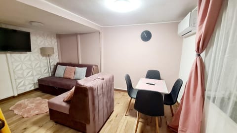TV and multimedia, Living room, Dining area