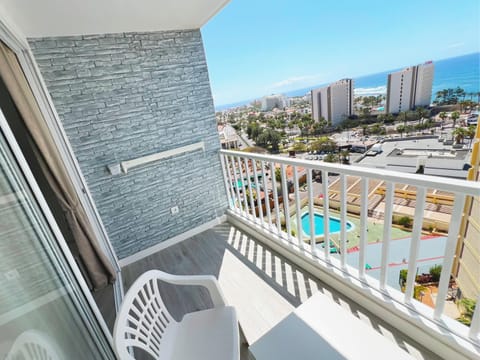 Balcony/Terrace, City view, Landmark view, Pool view, Sea view