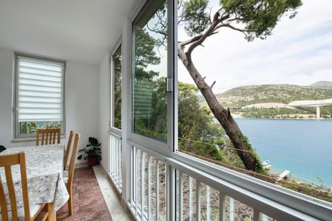 Apartment Sea Breeze Apartment in Dubrovnik