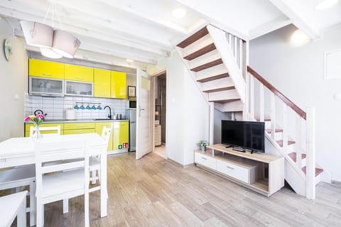 TV and multimedia, Kitchen or kitchenette