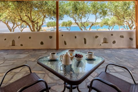 Patio, Day, Balcony/Terrace, Dining area, Sea view