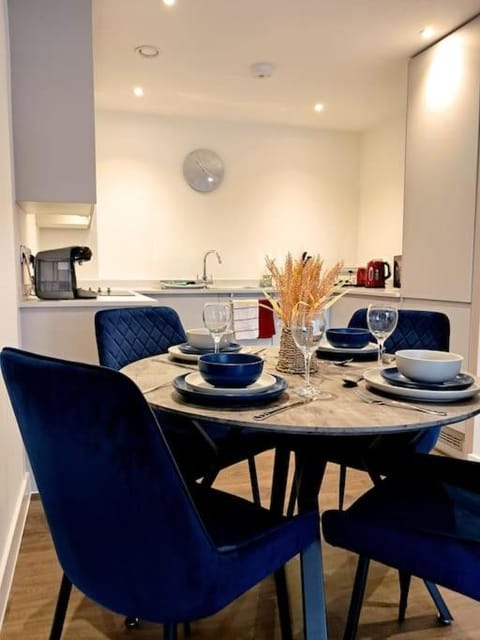 LS96 No Serviced Accommodation 4R Apartment in Salford