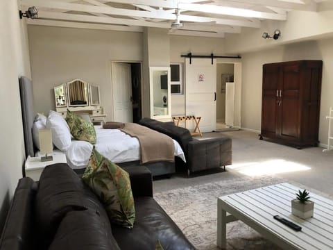 Bed, Living room, Bedroom, wardrobe