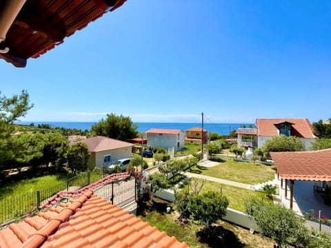 Elia - Seaside Home House in Halkidiki