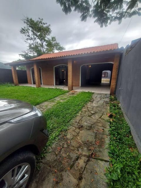 Facade/entrance, Parking