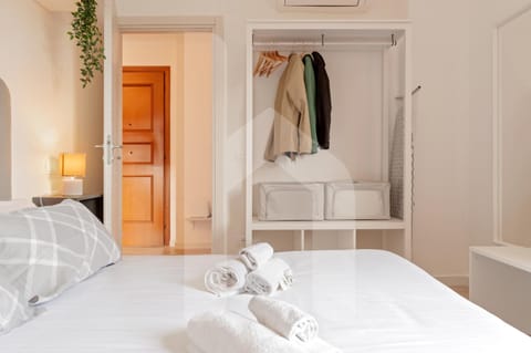 Bed, Photo of the whole room, Bedroom, towels, wardrobe