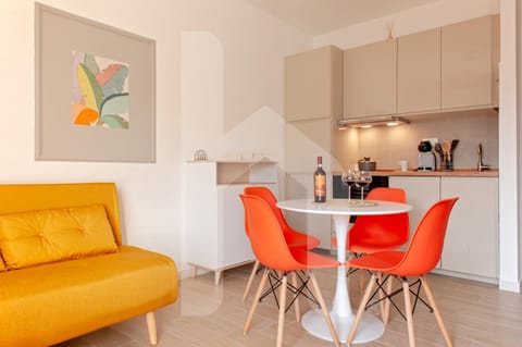 Kitchen or kitchenette, Living room, Dining area