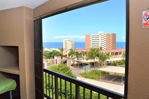 Property building, Day, View (from property/room), Balcony/Terrace, City view