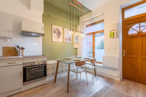 1 bedroom courtyard house typical of Old Lille Bed and Breakfast in Lille