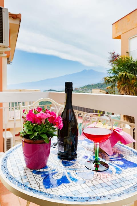 View (from property/room), Balcony/Terrace