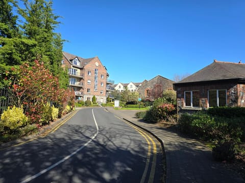 Property building, Street view