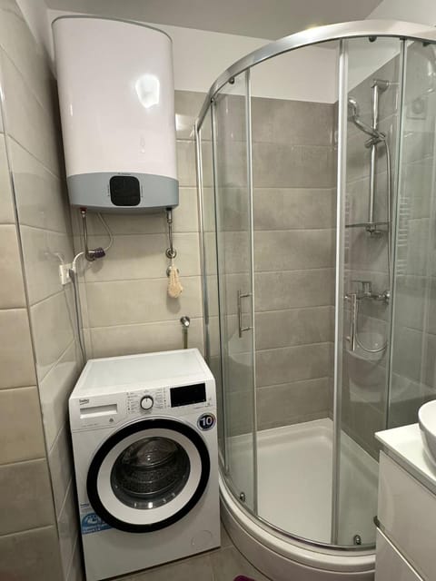 Shower, Bathroom, washing machine