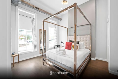 1BR with Parking - Walk to Convention Center & Stadiums Apartment in Licking Riverside