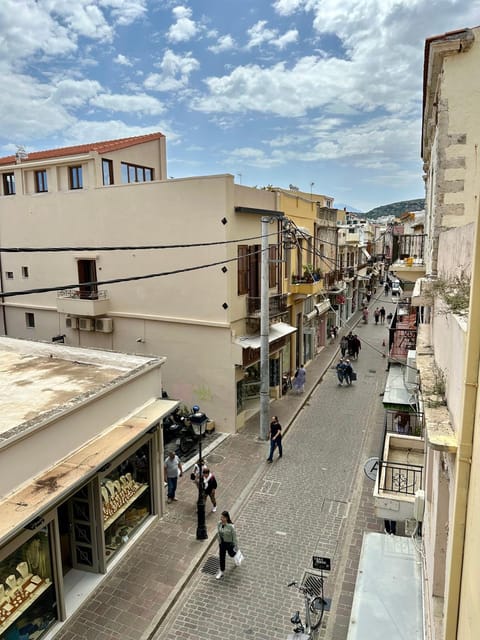 Property building, Day, Neighbourhood, City view, Street view, Location