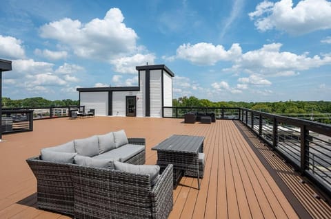NEW Listing Rooftop Elevator Parking Walkable House in East Nashville