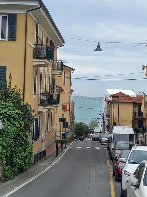 Neighbourhood, Sea view, Street view