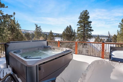 Winterfell Lakeview - EV Charger - Walk to Slopes/Lake House in Big Bear