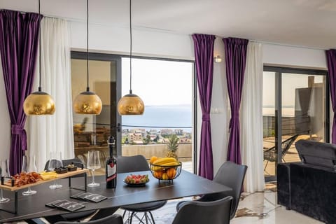 View (from property/room), Balcony/Terrace, Living room, Dining area, Sea view