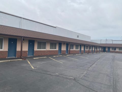 COURTESY MOTEL Motel in Urbana