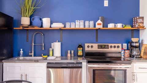 Downtown Covington - Near Shopping, Bars, Cincinnati Apartment in Covington