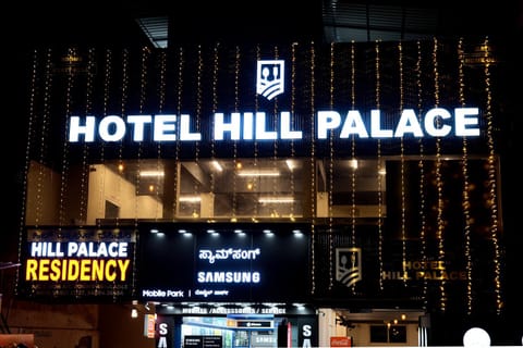Property building, Night, Property logo or sign, Logo/Certificate/Sign, Text overlay, City view, Street view, Certificate/Award