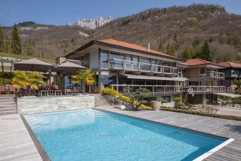 Property building, Spring, Day, Natural landscape, Mountain view, Pool view, Swimming pool, sunbed