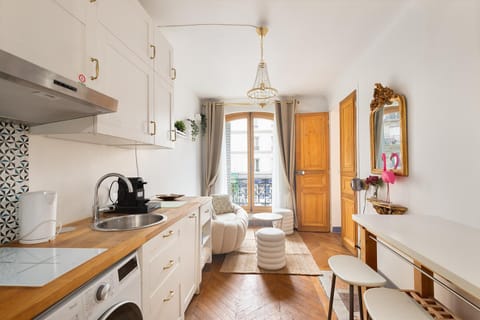 Kitchen or kitchenette, Living room, kitchen