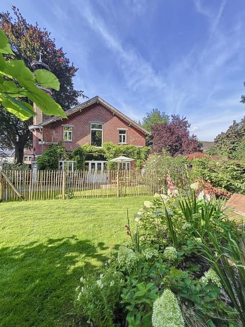 Property building, Balcony/Terrace, Garden view