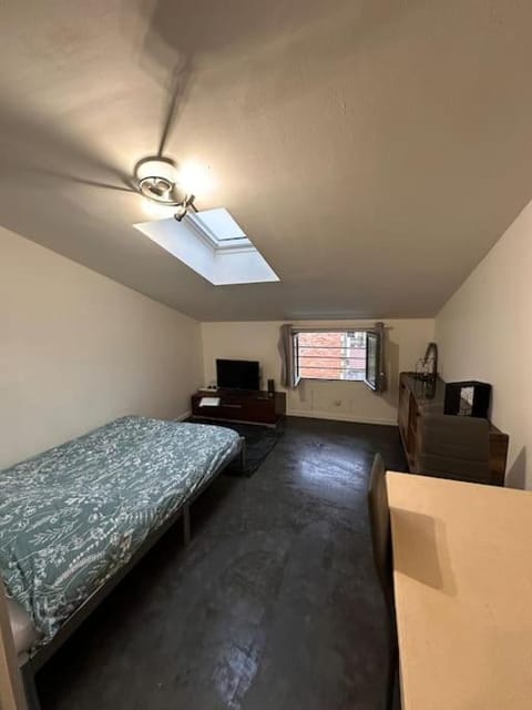 Bed, Living room, Photo of the whole room, Seating area, Bedroom