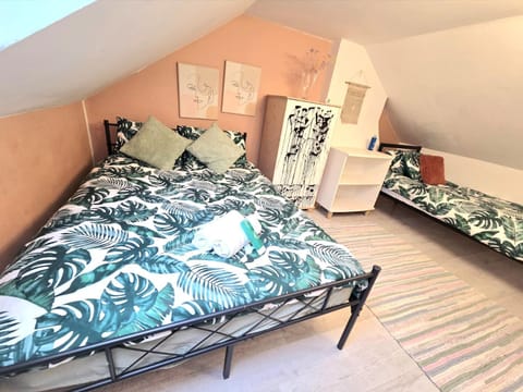 Mini hotel with home facilities in Hamilton West Bed and Breakfast in Hamilton