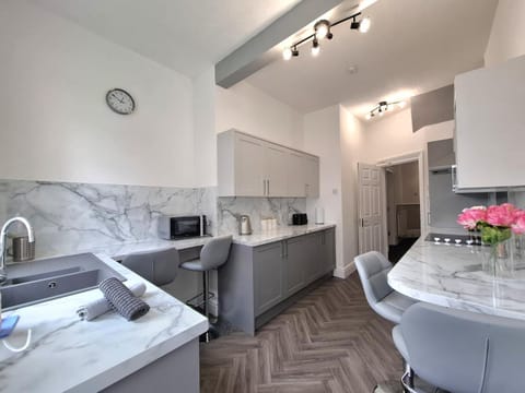 Central Luxury Town House House in Blackpool