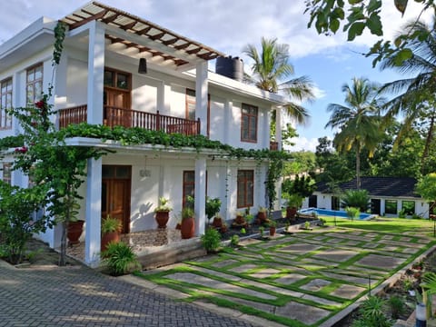 Property building, Spring, Garden
