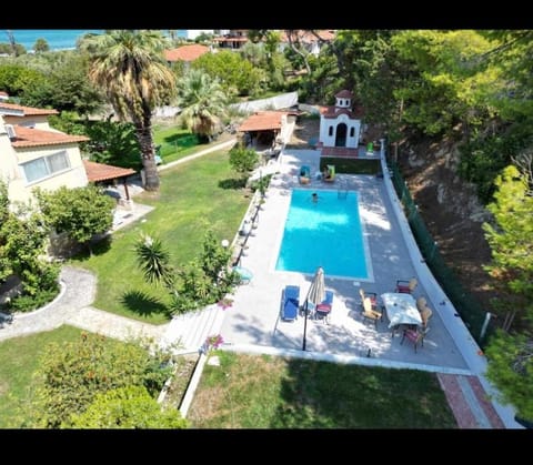 Property building, Garden, Garden view, Mountain view, Swimming pool