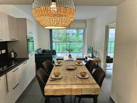 Kitchen or kitchenette, Living room, Dining area