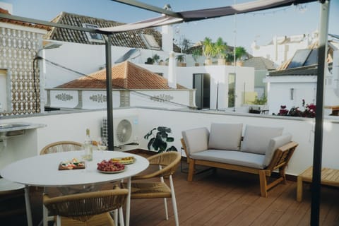 Patio, Day, Balcony/Terrace, Seating area