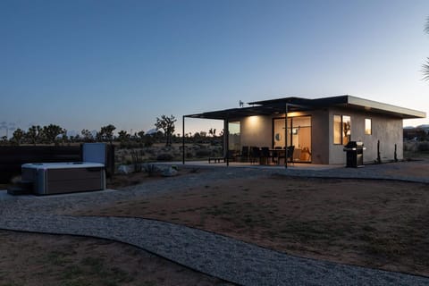 Sundown Ridge - Modern Homestead w Spa House in Yucca Valley