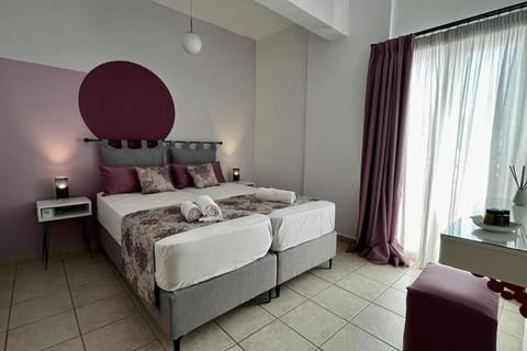 Photo of the whole room, Bedroom, towels