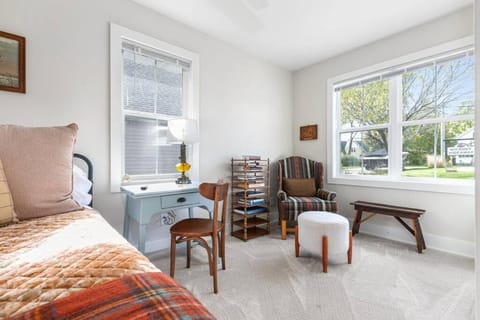 Hickory Hideaway Cozy 2-Bedroom Home on Lake Winnebago House in Oshkosh