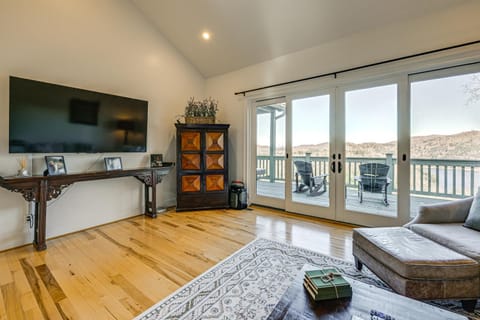 Water Views! Group-Friendly Lake Glenville Home House in Lake Glenville