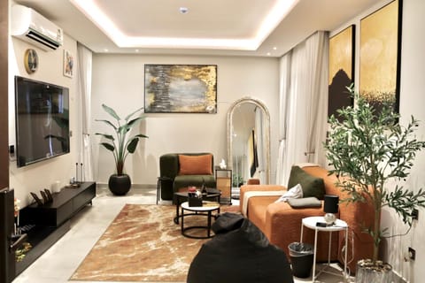 TV and multimedia, Living room, Seating area, Evening entertainment, air conditioner