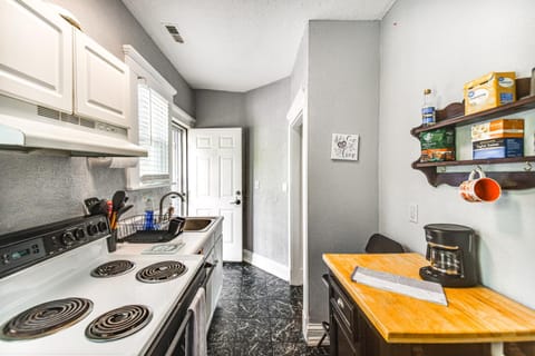 Norfolk Apartment 1 Mi to Ocean View Beach Park! Apartment in Norfolk