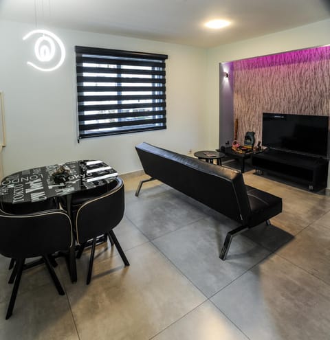 Communal lounge/ TV room, TV and multimedia, Living room, Seating area