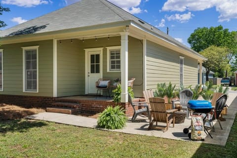 Single Story Fire Pit Updated Close to Downtown House in Phenix City