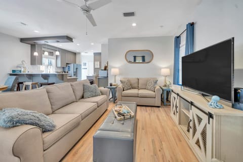 Magnolia Cottages Seacrest Flirty Flamingo - Pet Friendly Resort Pool & Beach Access! House in Seacrest